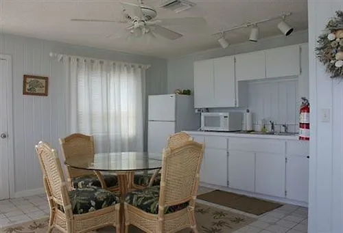 Sea Spray Resort & Marina Lubbers Quarters Cay