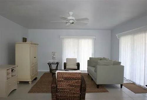 Sea Spray Resort & Marina Lubbers Quarters Cay